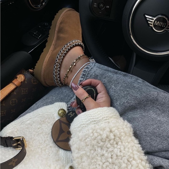 LAST CHANCE | NWT UGG Tasman in Chestnut/Brown Sheepskin Slippers - Picture 2 of 7